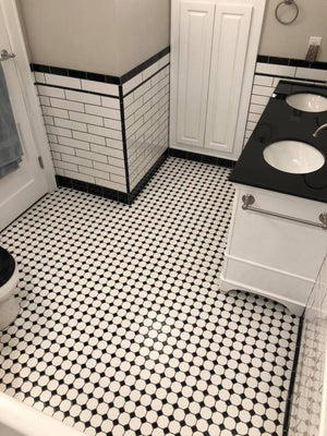 Black and White Themed Bathroom Update