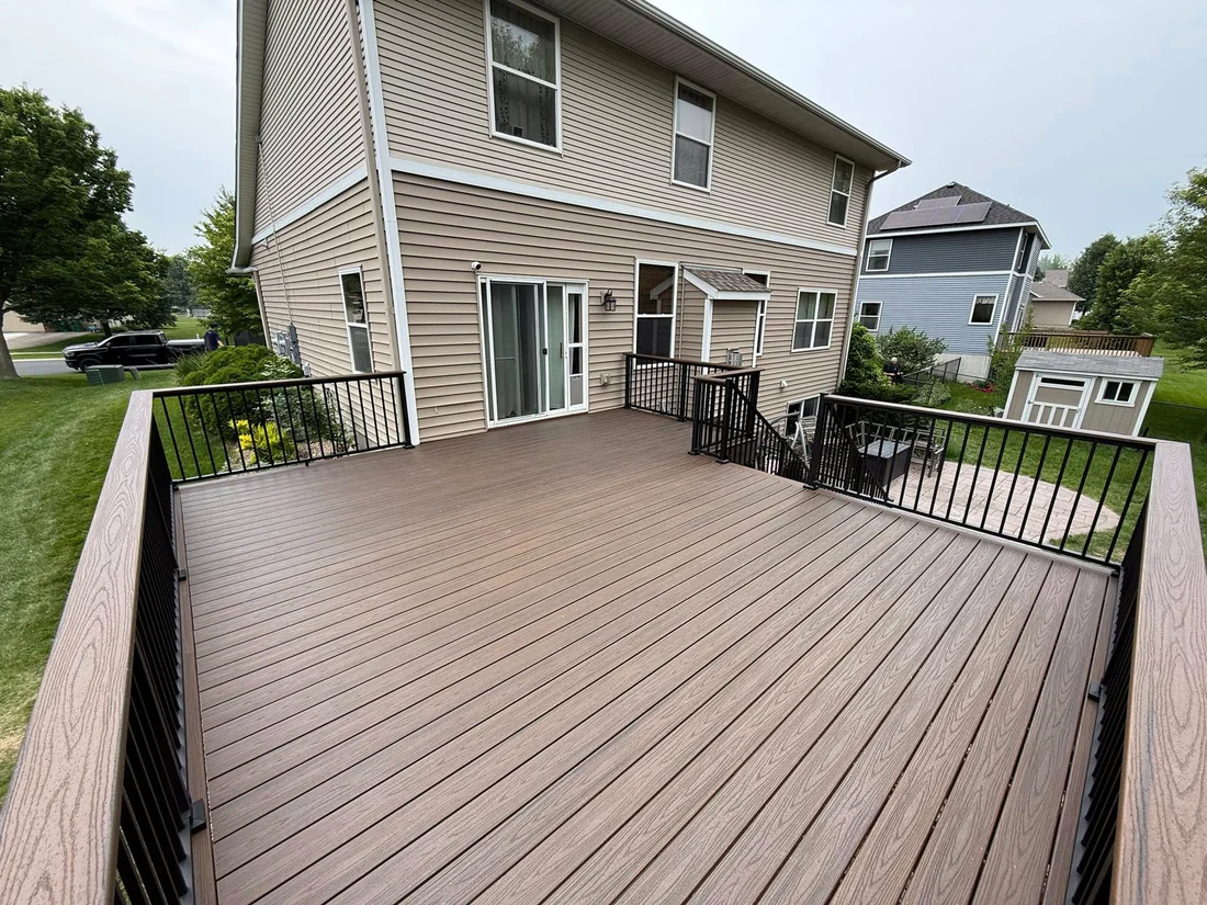 Mero Remodeling Mid-Level Composite Material Deck2