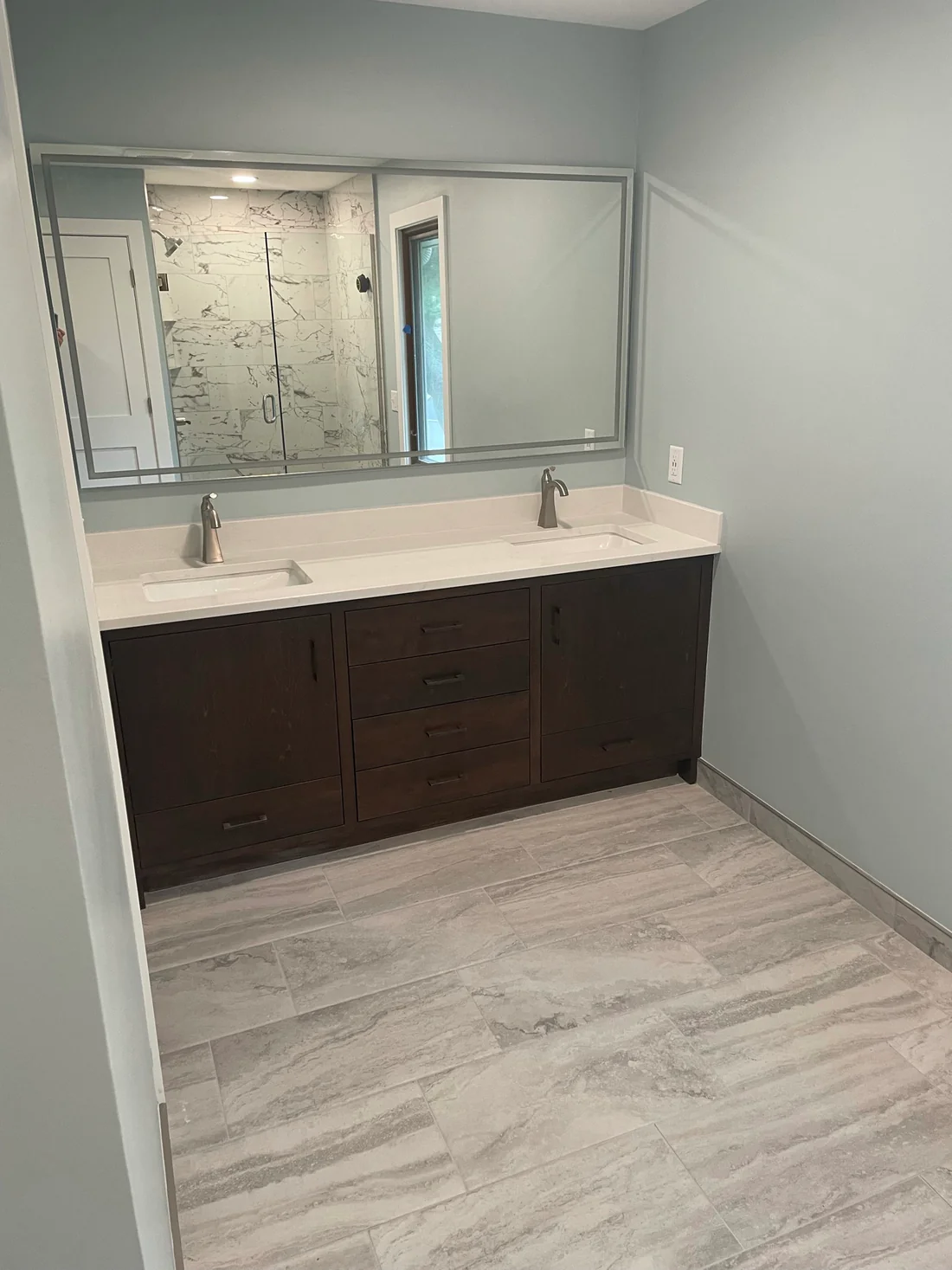 Metro REmodling Updated Bathroom - Marble Appearance Shower Tile6