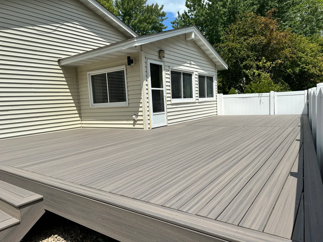 Metro Remodeling Backyard Low-Level Composite Decking4