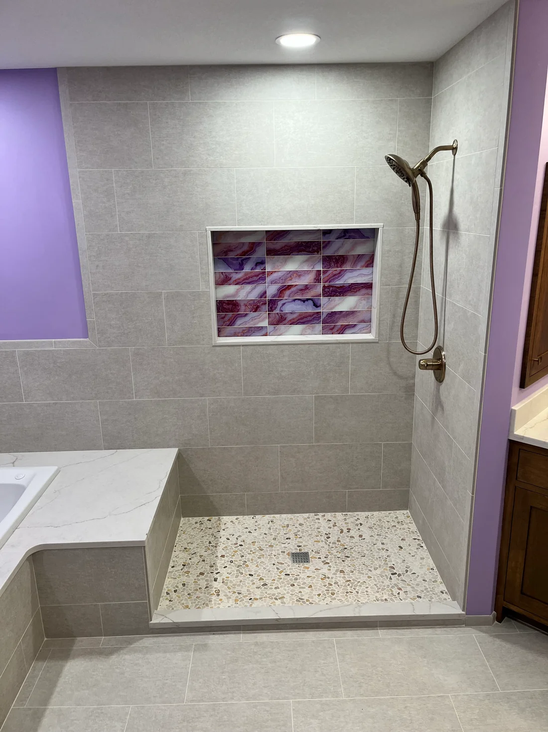 Metro Remodeling Bathroom with accent lighting and a pop of color2