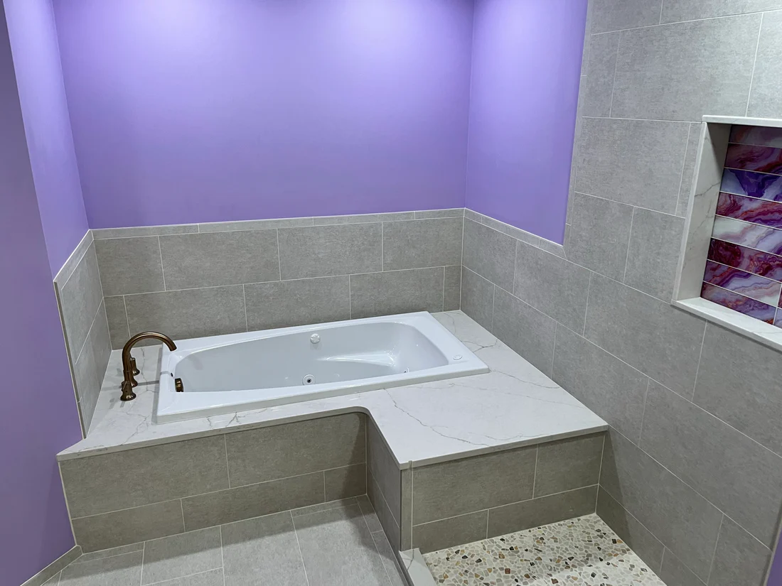 Metro Remodeling Bathroom with accent lighting and a pop of color4