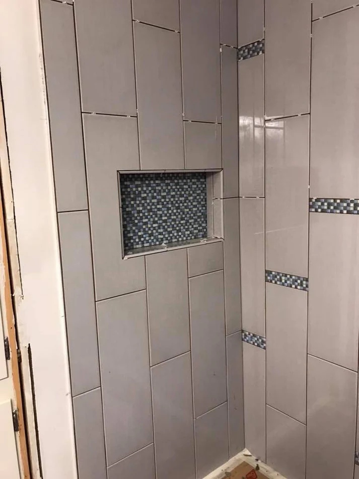 Metro Remodeling Custom Pattern Diagonal Mosaic Tile Inlay Shower & Tub Combo4