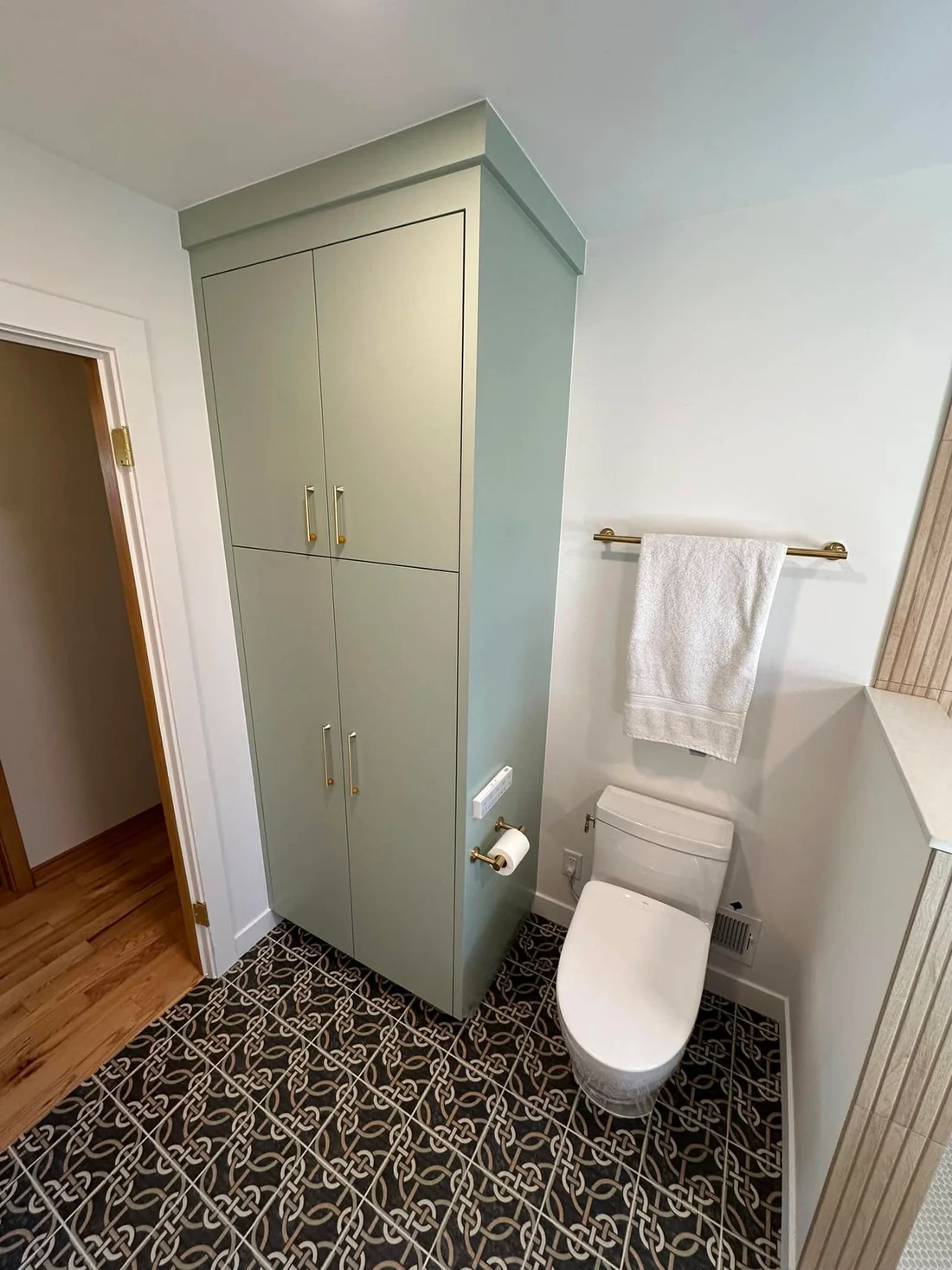 Metro Remodeling Modern Bathroom With Wood Walled Shower5