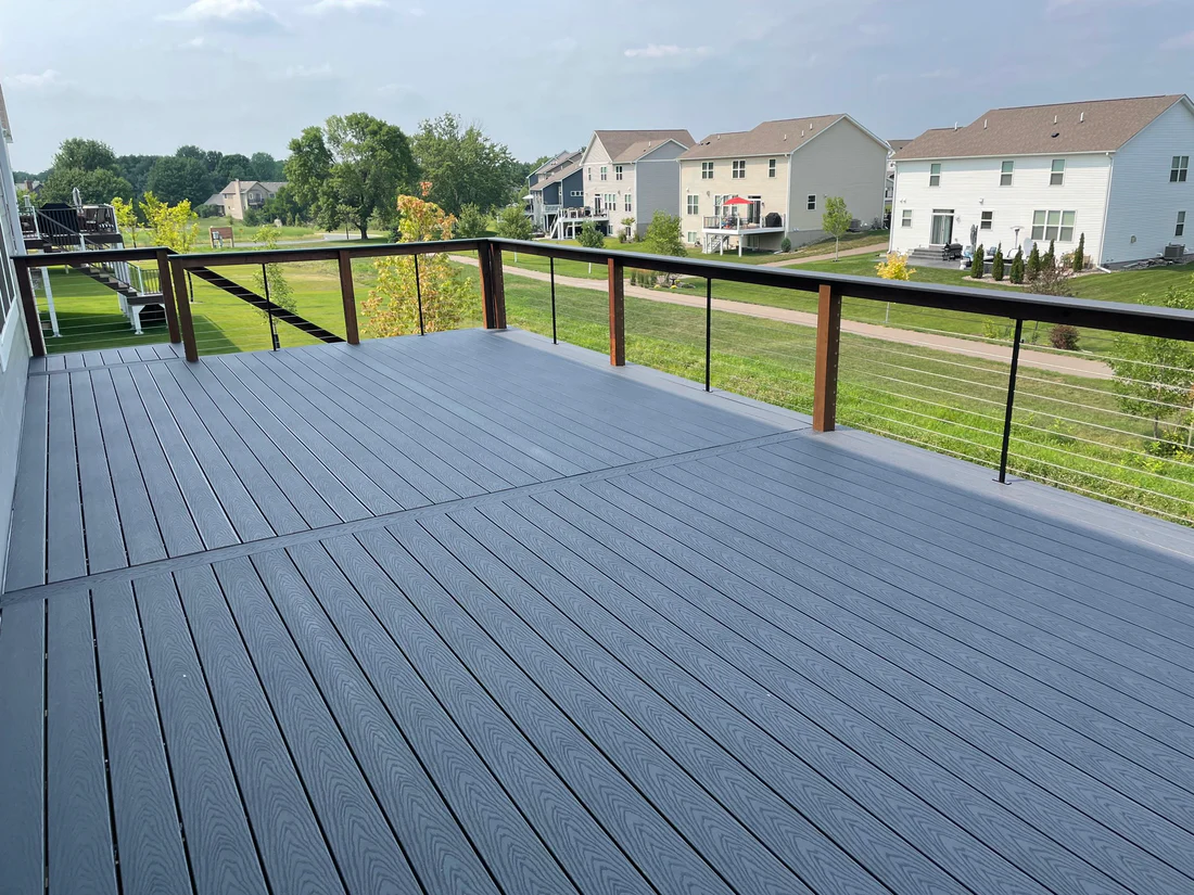Metro Remodeling Penn Avenue Mid-Level Composite Decking W: Stairs10