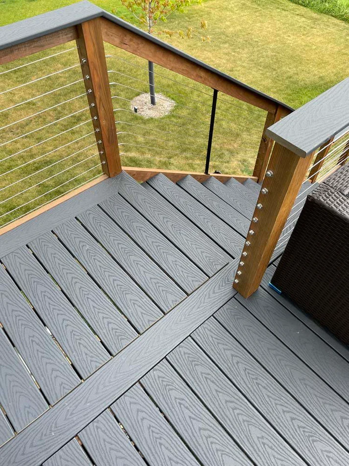 Metro Remodeling Penn Avenue Mid-Level Composite Decking W: Stairs3