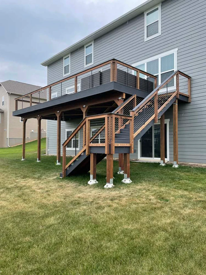 Metro Remodeling Penn Avenue Mid-Level Composite Decking W: Stairs4