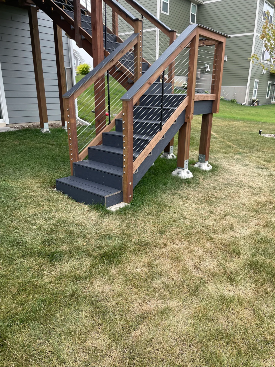 Metro Remodeling Penn Avenue Mid-Level Composite Decking W: Stairs7