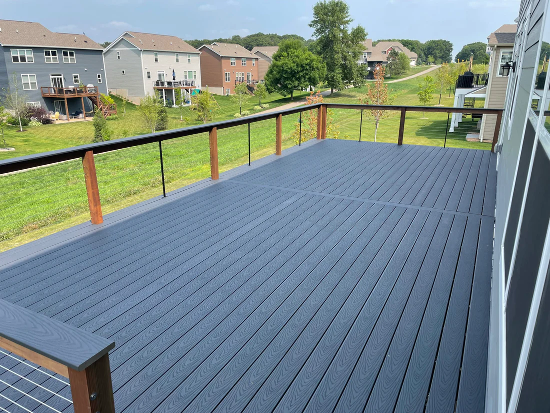Metro Remodeling Penn Avenue Mid-Level Composite Decking W: Stairs9