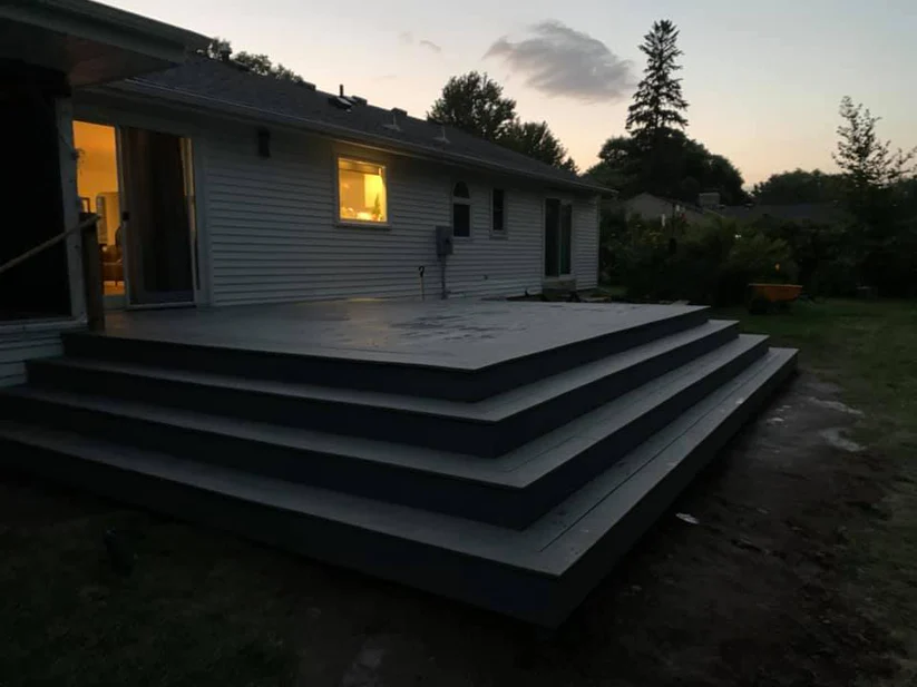 Metro Remodeling Quad Step Low-Level Composite Deck1