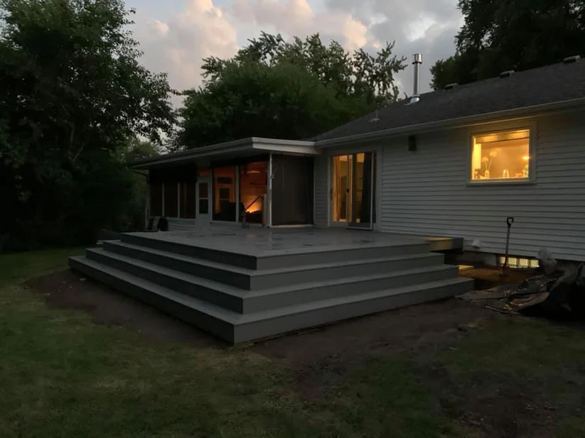 Metro Remodeling Quad Step Low-Level Composite Deck2