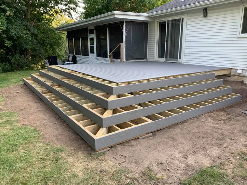 Metro Remodeling Quad Step Low-Level Composite Deck4
