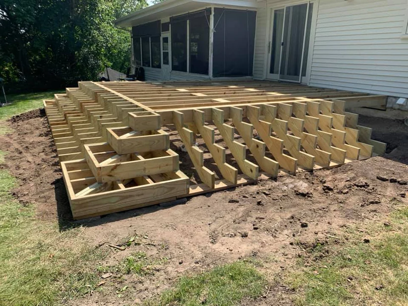 Metro Remodeling Quad Step Low-Level Composite Deck5