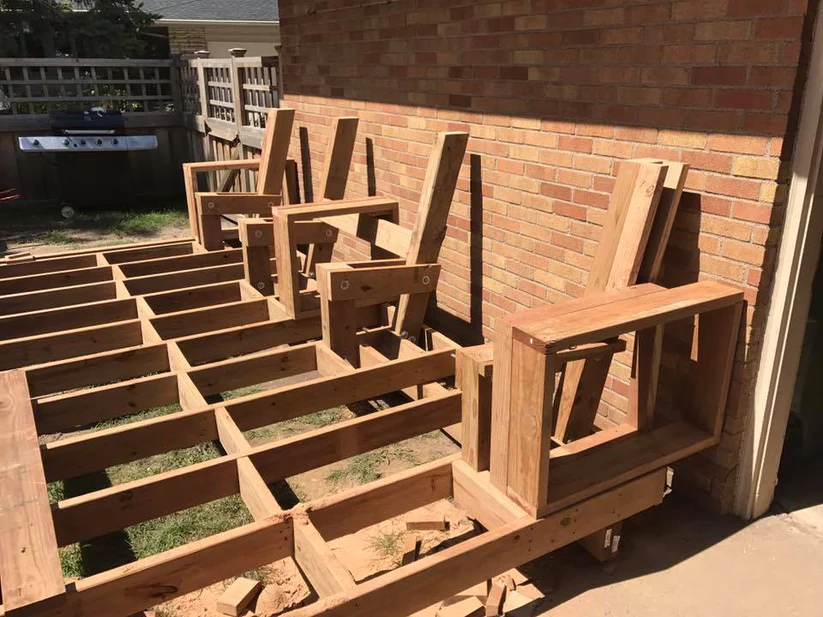 Metro Remodeling Seamlessly Integrated Natural Wood Deck W:Bench Seating8