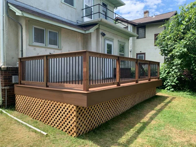 Metro Remodeling Simple Low-Level Composite Deck W: Stairs