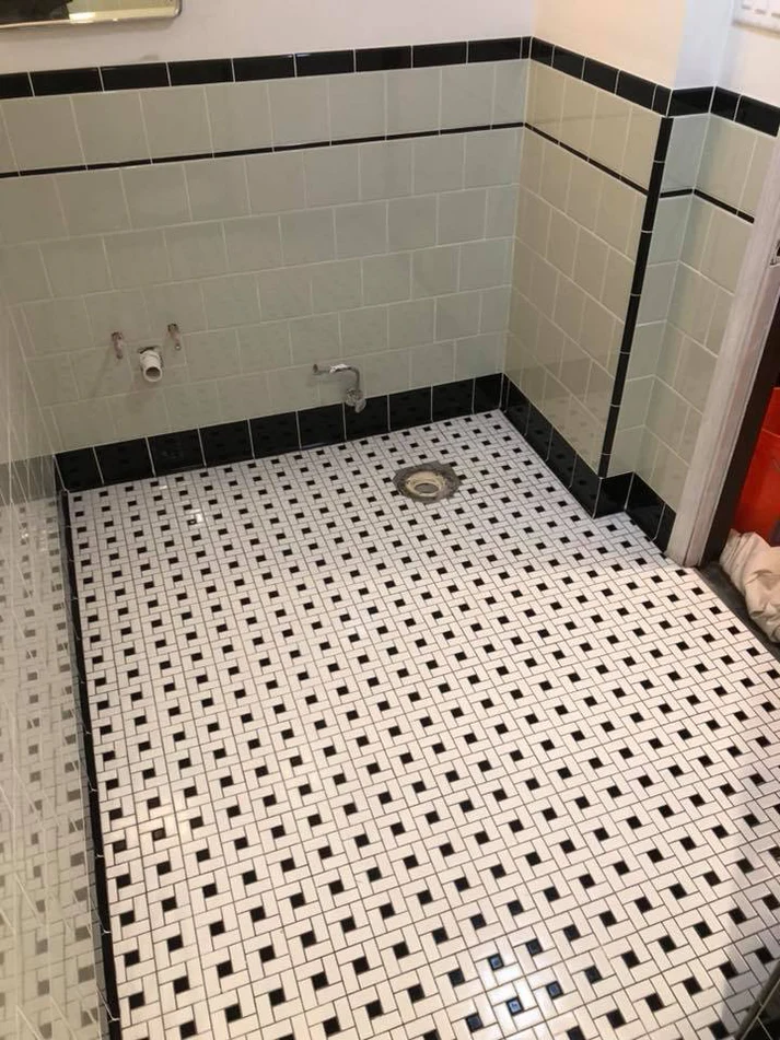 Metro Remodling Vintage Bathroom With Modern Flair7