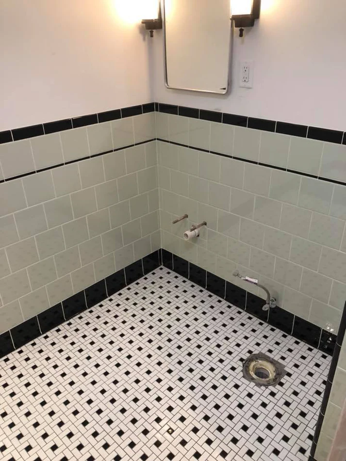 Metro Remodling Vintage Bathroom With Modern Flair8