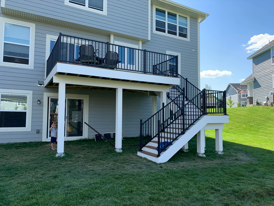 Metro Remodling White & Brown Mid-Level Composite Decking With Stairs4
