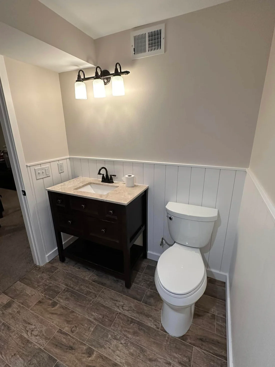 Rustic Style Tub Shower Combo W: Accent Lighting4