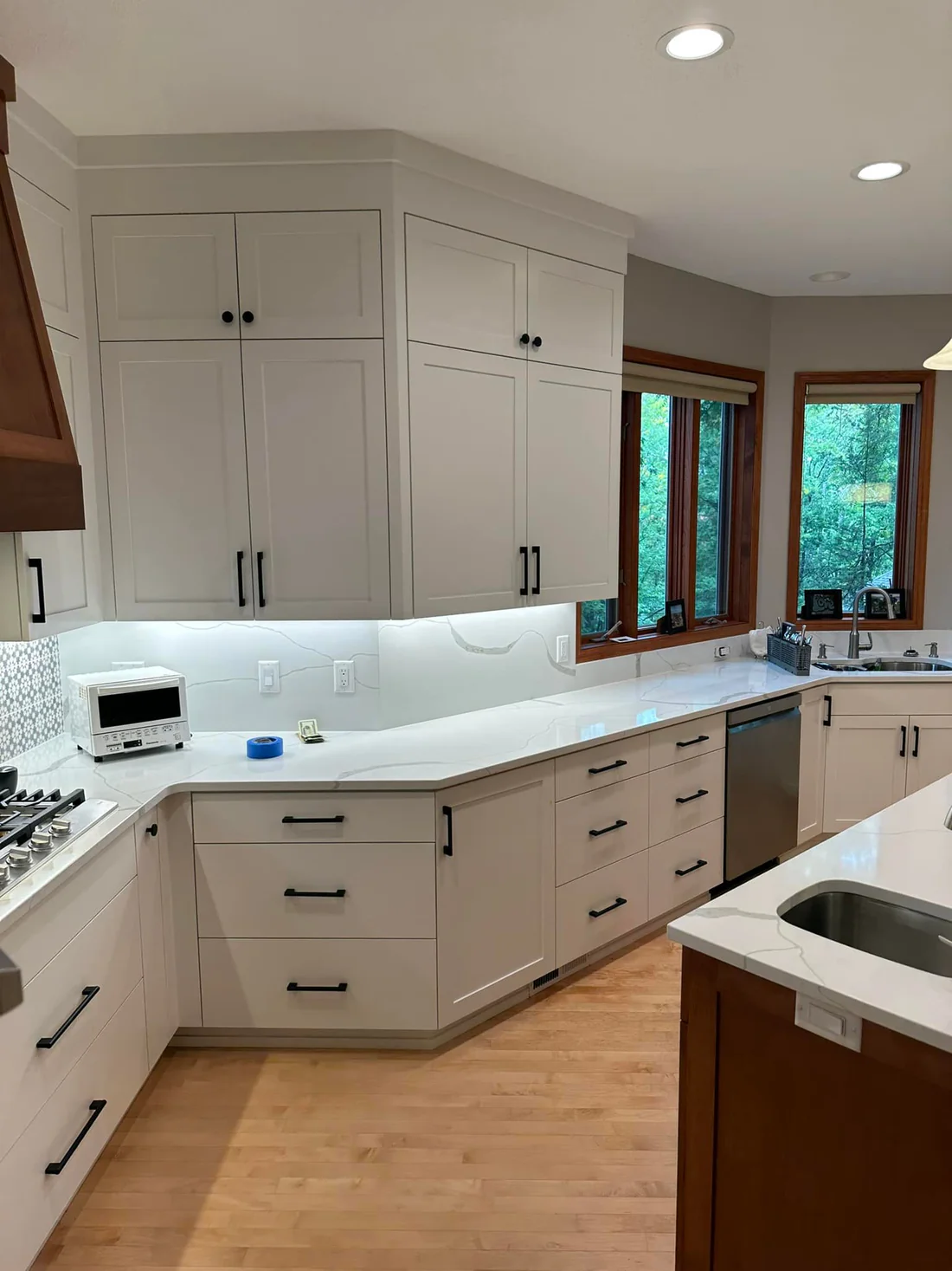 metro remodeling Updated Kitchen7